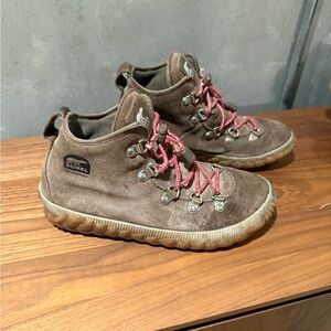 Sorel Kids Chocolate Boots with Cherry Laces